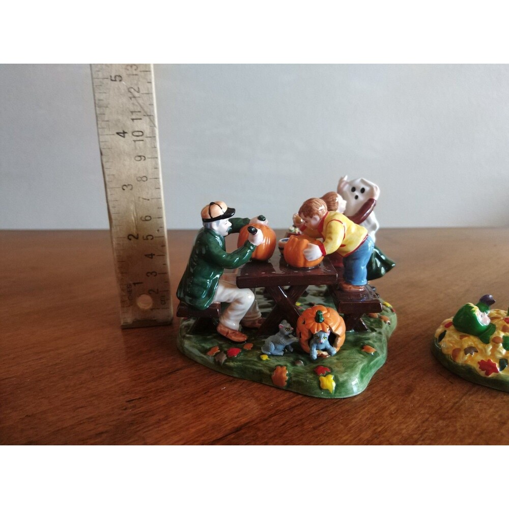 Dept 56 Original Snow Village #54982 Preparing For Halloween 1999 Retired Set /2 - Picture 2 of 13